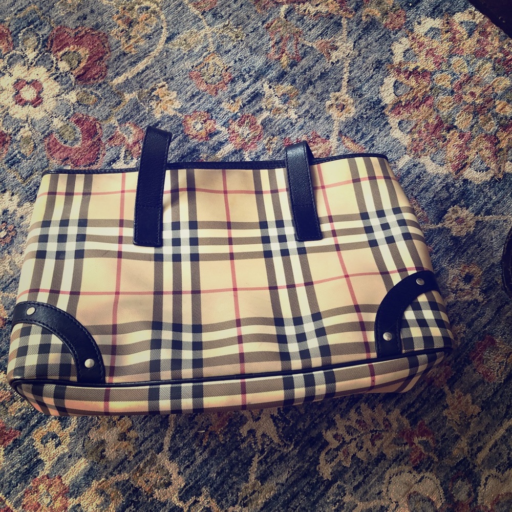 Burberry purse